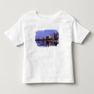 Front du Seine und Eiffelturm, Paris, Frankreich Kleinkind T-shirt