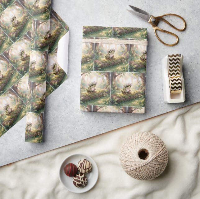 Frosch mit floraler Krone im Wald Geschenkpapier (Kunsthandwerk)