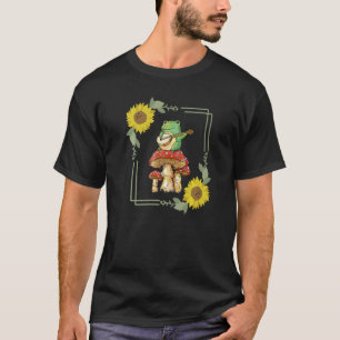 Frosch spielt Banjo auf Pilz Cottagecore Top