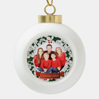 Frost and Holly Wreath Photo Frame Keramik Kugel-Ornament