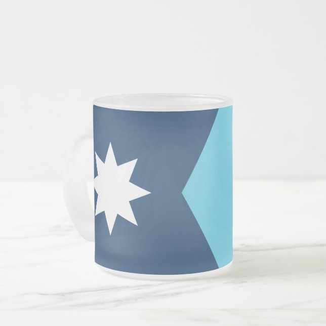 Frosted small glass mug with flag of Minnesota, US (Devant gauche)