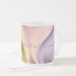 Frostiertes Glas mit stilvoller abstrakter Grafik Mattglastasse