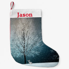 Frostiger Baum im Abend Kleiner Weihnachtsstrumpf