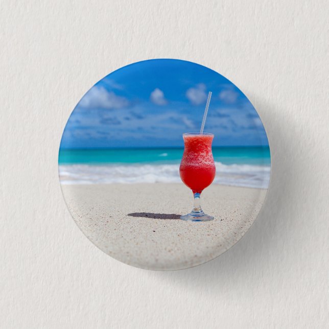 Frostiger Strawberry Drink am Strand Button (Vorderseite)