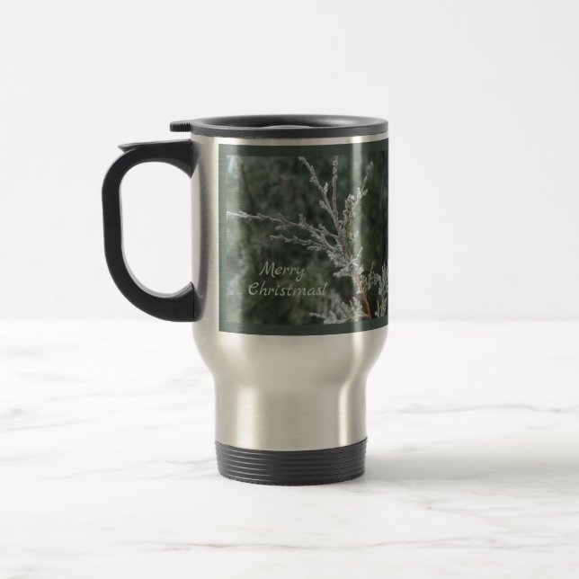 Frosty Evergreen Branch Frohe Weihnachten Reisebecher (Links)