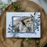 Frosty Winter Floral Save the Date Postcard Postkarte<br><div class="desc">Unsere Kollektion "Frosty Winter Floral Wedding" besteht aus Stahlblau-Aquarellfloralen,  gepaart mit personalisierten Monogrammen und eleganter Typografie in verschiedenen Hintergrundfarben. Karo in unserem Shop für weitere Artikel aus dieser Kollektion.</div>