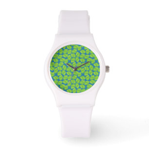 Fruchtige grüne Grenzen auf blauem Hintergrund, um Armbanduhr