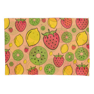 Fruchtige Tapete: Erdbeeren, Zitronen, Kiwis. Kissenbezug