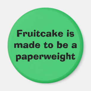 Fruchtkuchen wird gemacht, um ein magnet