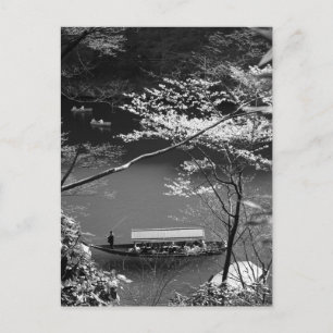 Frühjahrsbootfahren in Arashiyama Postkarte