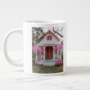 Frühling und Viktorianische Hütte - Martha's Viney Jumbo-Tasse