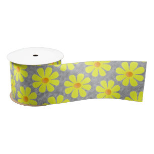Frühlinggelbe Blumen auf grauem Hintergrund Satinband