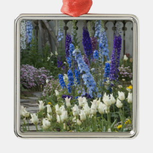 Frühlingsblumen entlang eines Gartenweges, Georgia Silbernes Ornament