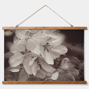 Frühlingsblüte in Schwarz-Weiß-Blume Wandteppich Mit Holzrahmen