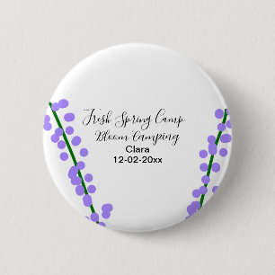 Frühlingsfrische Camping-Lavendelblumen Name Datum Button
