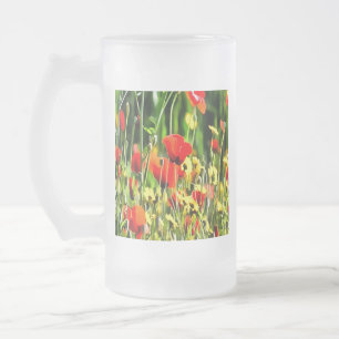 Frühlingspopie und Blume auf der Wiese Mattglas Bierglas