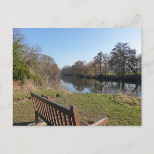 Frühlingsspaziergang im Park Postkarte
