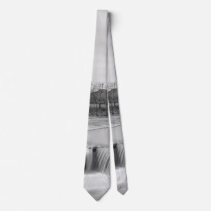 Frühlingstag in Ozark Mill Grayscale Neck Tie Krawatte