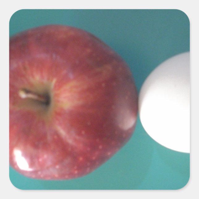 Frühstück Buddies: Zwei Eier $an Apple Still Life Quadratischer Aufkleber (Vorderseite)