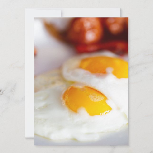 Frühstücksbüffet mit frittierten Eiern (Vorderseite)