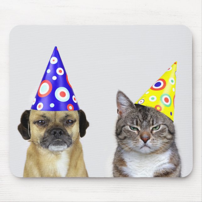 Frustrierter Hund und Katze mit Partyhütchen Mousepad (Vorne)