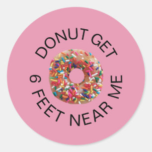Fsonnige soziale Distanzierung Donut Zitat pink Runder Aufkleber