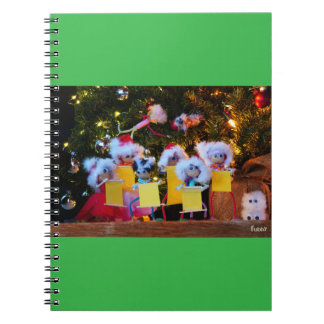 Fubby Kerstkoor met humoristisch detail. Notizblock