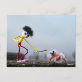 Fubby speelt buiten met dier. postkarte