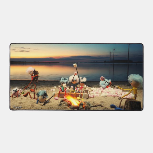 Fubby's bij kampvuur met marchmello's. schreibtischunterlage (Vorderseite)