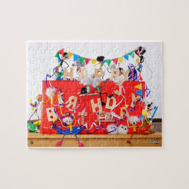 Fubby's die feest vieren voor verjaardag. (Horizontal)