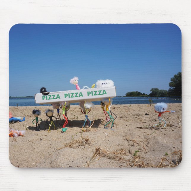 Fubby's die op het strand een pizza stelen. mousepad (Vorne)
