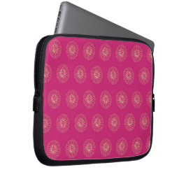 Fuchsia | Goldene Zinnien-Blütenmedaillons Laptopschutzhülle
