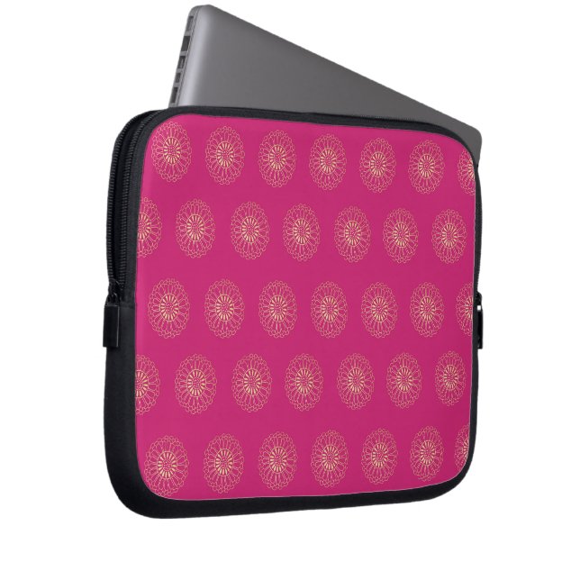 Fuchsia | Goldene Zinnien-Blütenmedaillons Laptopschutzhülle (Vorne Rechts)