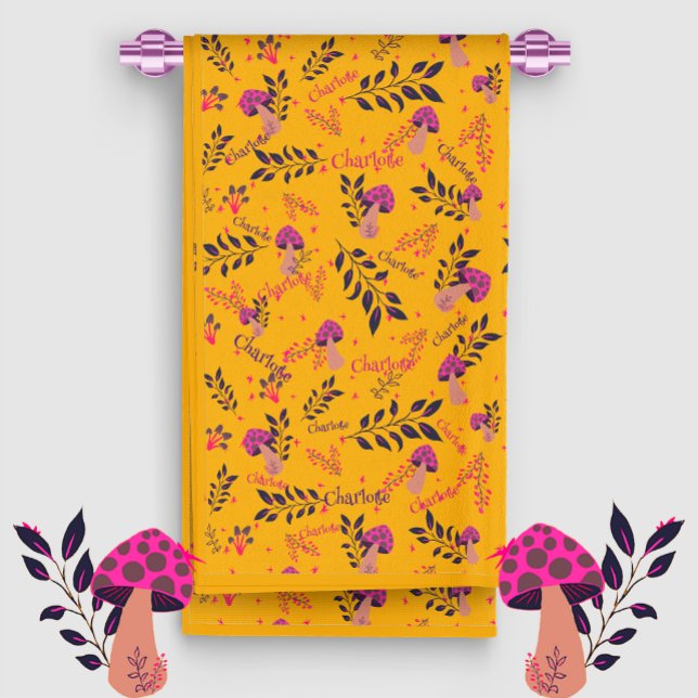 Fuchsia Jaune Funny Champignons Personnalisé Nom d (Funny mushrooms in a yellow hand towel! An happy bathroom!)