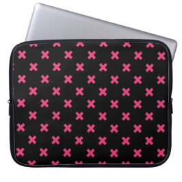 Fuchsia Kreuzstiche auf schwarz Laptopschutzhülle
