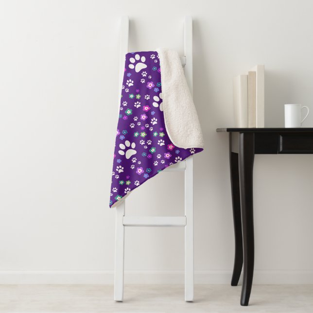 Fug Dog Blanket, Lila Hundepfade, Druck Sherpadecke (Beispiel)