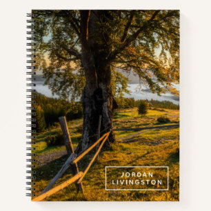 Füge Deinen Namen hinzu   Misty Dawn in einem Wald Notizbuch