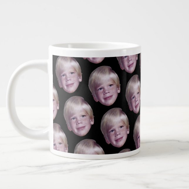 Fügen Sie 1 Floating Head Photo Half Drop Pattern  Jumbo-Tasse (Links)