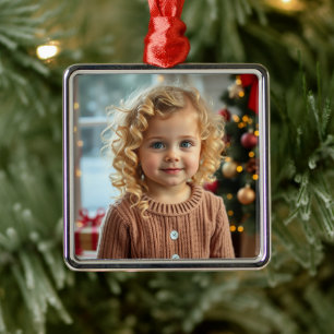 Fügen Sie diesem personalisierten Weihnachten ein Ornament Aus Metall
