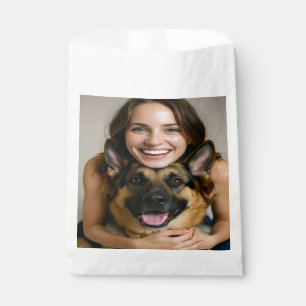Fügen Sie ein Foto eines Deutschen Schäferhunds hi Geschenktütchen