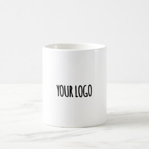 Fügen Sie Ihr Logo in eine weiße Tasse ein