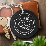 Fügen Sie Ihr Logo-Unternehmen Minimalistisch hinz Schlüsselanhänger<br><div class="desc">Diese Logos-Schlüsselanhänger sind ideal für ein Office-Party oder ein Präsentationsgeschenk. Sie können die Hintergrundfarbe so ändern, dass sie der Farbe entspricht, die mit Ihrem Firmenlogo koordiniert wird. Ein einfaches, schnelles Design für jede Firma. Laden Sie Ihr Logo hoch. Wenn Ihr Logo nicht passt, klicken Sie auf die Schaltfläche "ANKOMIZE". Im...</div>