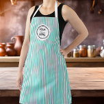 Fügen Sie Ihre Logobackkochen Aquamarin hinzu Schürze<br><div class="desc">Entdecken Sie den Charme unserer Schürze. Diese Schürze ist einzigartig konzipiert mit einem lebendigen aquamarinen Hintergrund und einem Vintagen Button-Streifen. Passen Sie die Farbe an, um Ihren persönlichen Stil Anzug, oder passen Sie Ihre Küchendekoration an, und machen Sie es sich mit Ihrem Logo zu Ihrem eigenen. Diese Schürze ist nicht...</div>