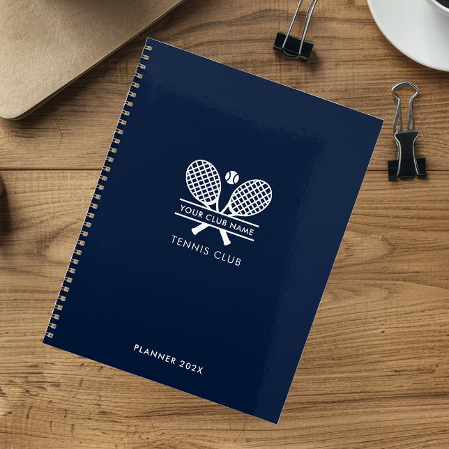 Fügen Sie Ihren Club Name Tennis Rackets Navy Blue Planer (Your Country Club Tennis Team Navy Blue Annual Planner)