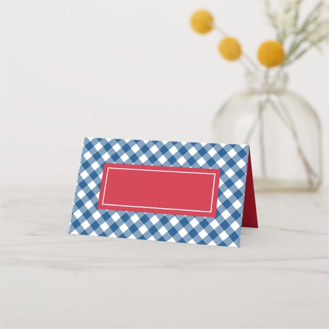 Fügen Sie Ihren Text Blue Gingham Pattern mit Red  Platzkarte (Vorderseite)