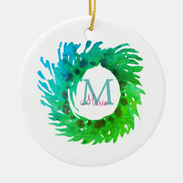 Fügen Sie monogramm rosa grüne Weihnachtskranz hin Keramik Ornament (Vorne)