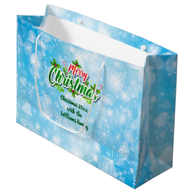 Fügen Sie Name Matching Merry Christmas Blue Große Geschenktüte (Vorderseite Schrägansicht)