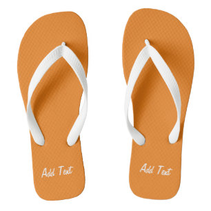 Fügen Sie Text hinzu Gedruckter Stil Breite Riemen Flip Flops