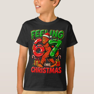 Fühlen 67 Dieses Weihnachten Lustiger Bigfoot  T-Shirt