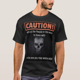 Fun Cauce mit grauem Skull-Hintergrund T-Shirt